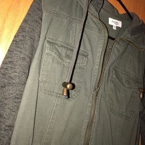 Olive Green Fall/Winter jacket.🍀